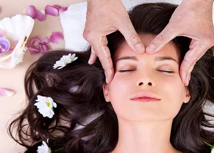 Massage đầu giúp tóc mọc dày và khỏe hơn